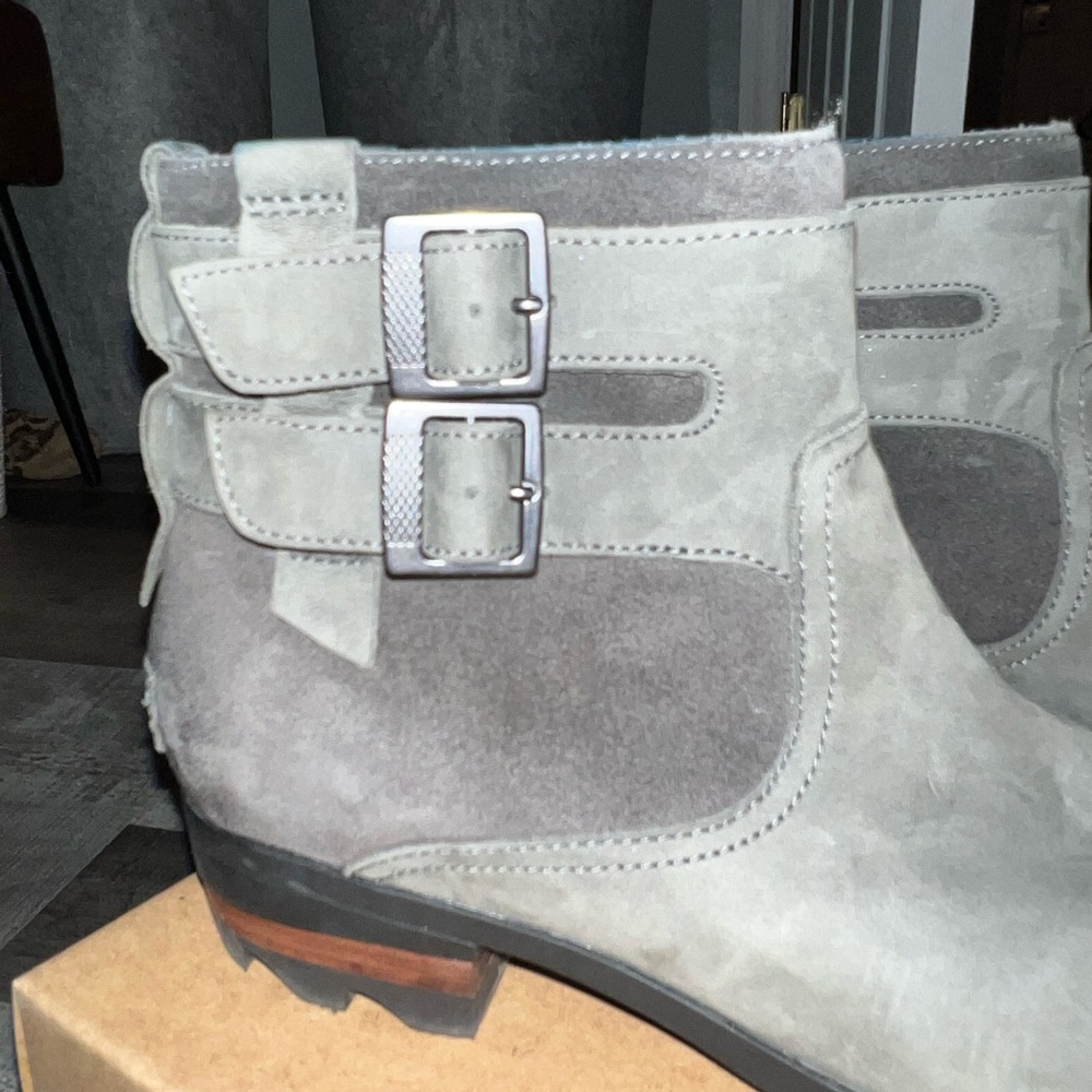 Sorel Gray Waterproof Bootie 7.5 “Lolla”